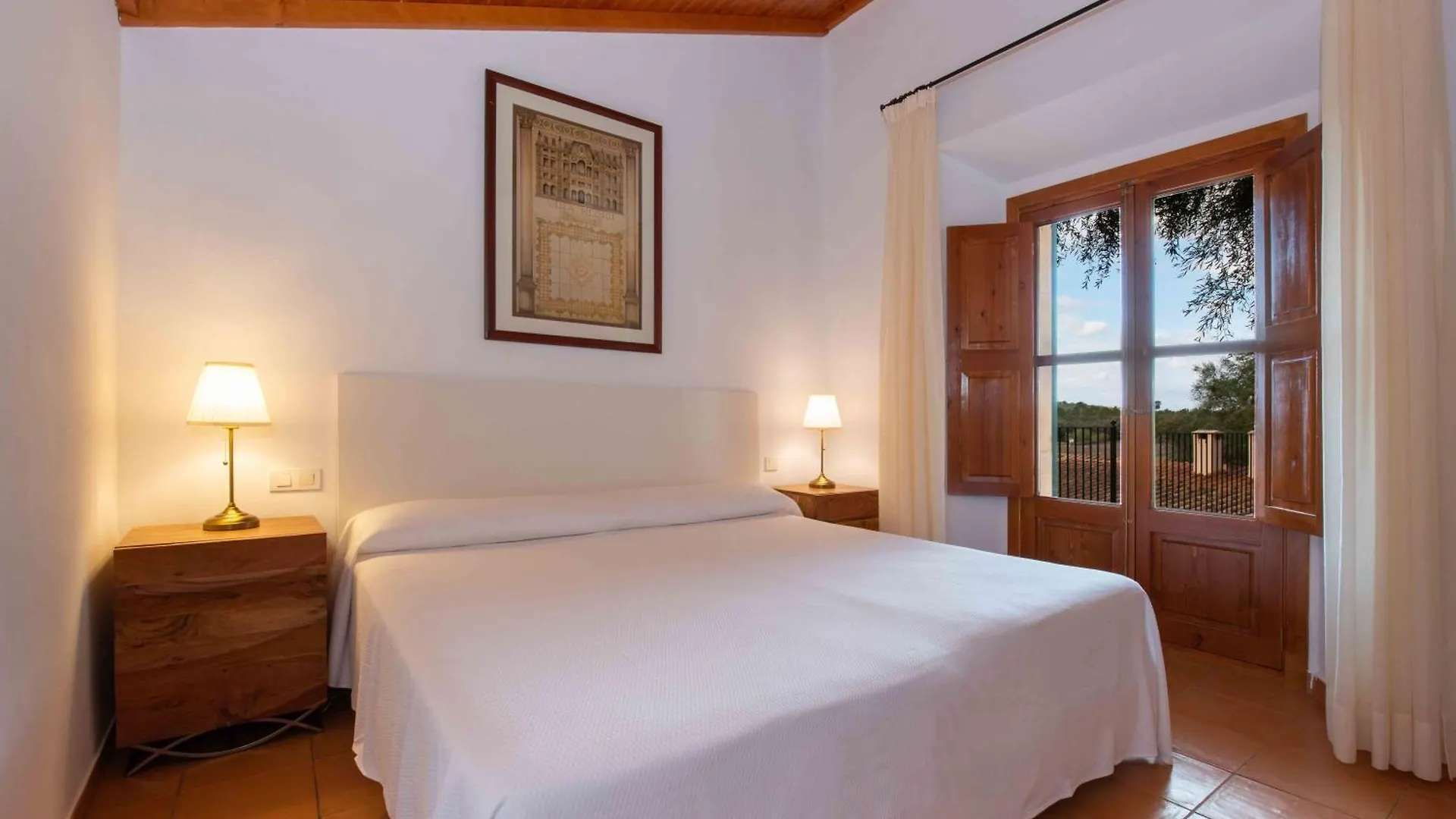 Finca Son Roig By Valentin Porreres