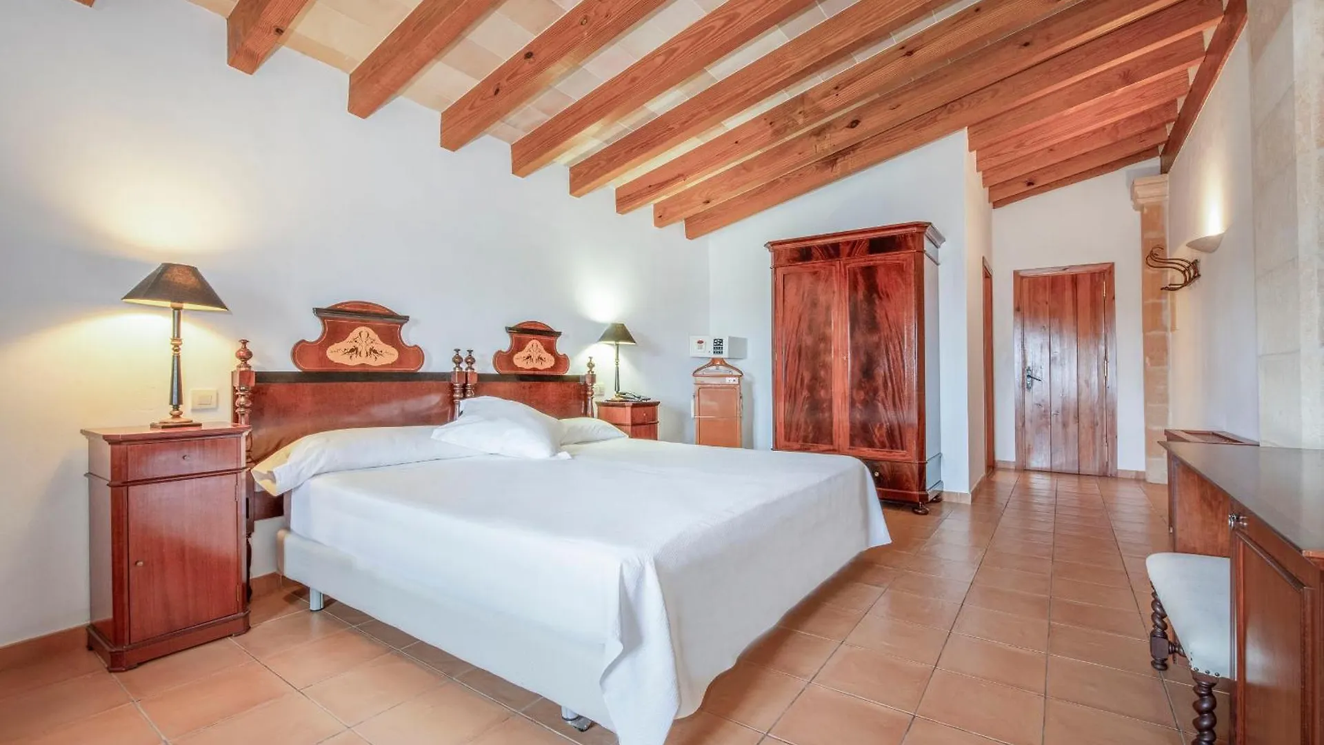 Country house Finca Son Roig By Valentin Porreres Spain