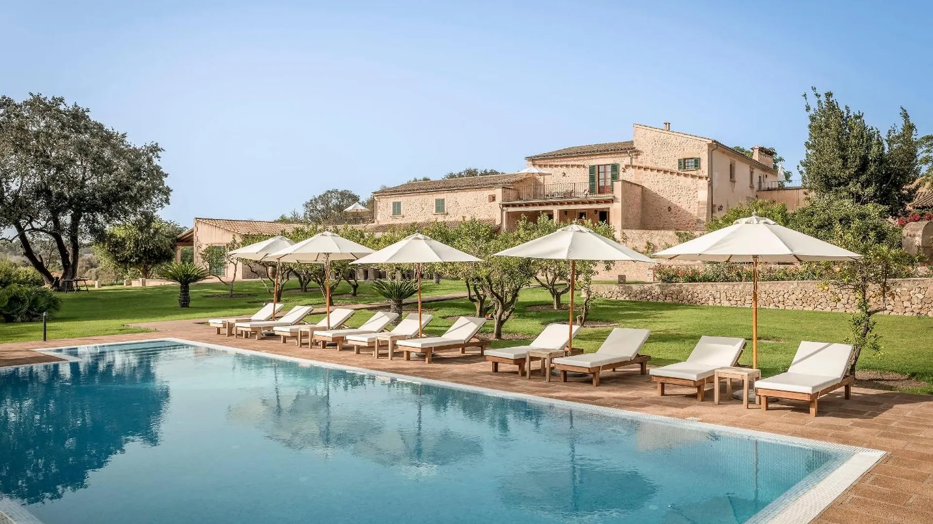 Finca Son Roig By Valentin Porreres